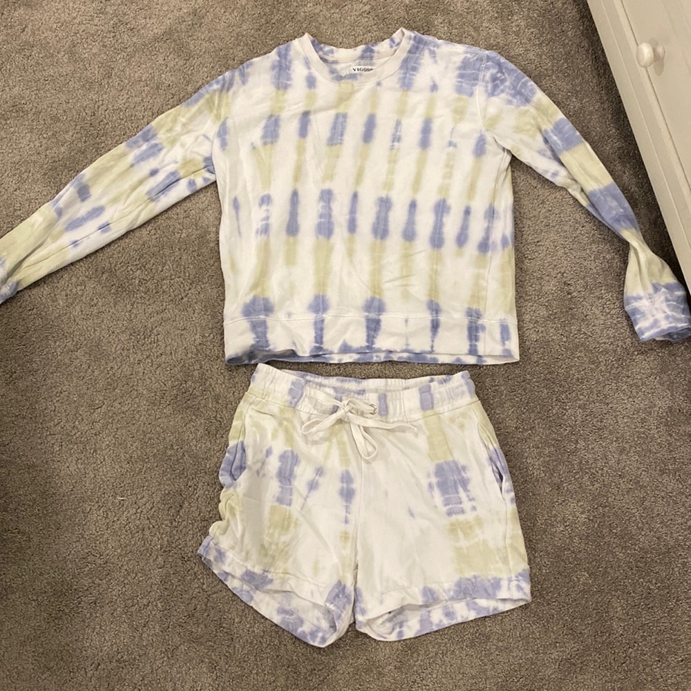 Vigoss Tie-Dye Sweat-shorts and Sweatshirt